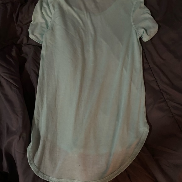 Woman’s tee - Picture 2 of 2